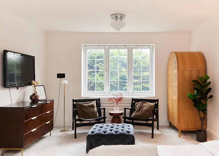 The Redbridge Sanctuary - Spacious 3Bdr House With Garden